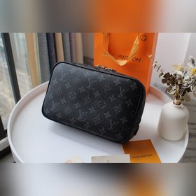 LV туалетная сумка, модель 47521 Эта большая косметичка имеет эле