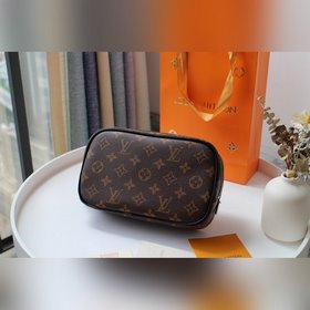 LV туалетная сумка, модель M43384 (в комплекте с коробкой) Эта не