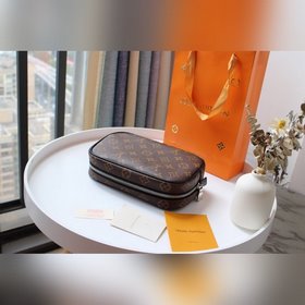 LV туалетная сумка, модель M43384 (в комплекте с коробкой) Эта не