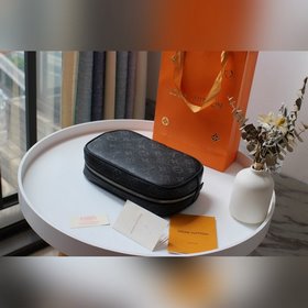 LV туалетная сумка, модель M43384 (в комплекте с коробкой) Эта не