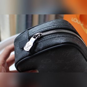 LV туалетная сумка, модель M43384 (в комплекте с коробкой) Эта не