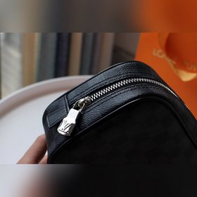 LV туалетная сумка, модель M43384 (в комплекте с коробкой) Эта не