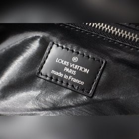 Косметичка LV, модель M47527 Эта косметичка большого размера имее