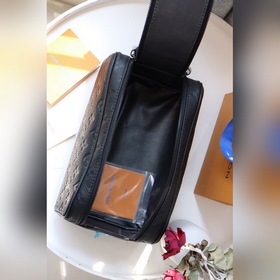LV Dopp Kit туалетная сумка Артикул： M59478 Эта туалетная сумка
