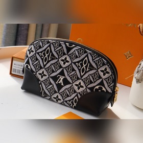 LV Модель： M69991 Косметичка Эта небольшая косметичка из ткани M