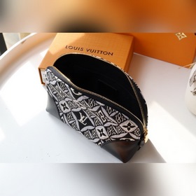 LV Модель： M69991 Косметичка Эта небольшая косметичка из ткани M