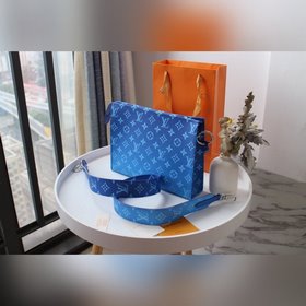 LV TOILET POUCH XL Туалетная сумка 67692 / 47542 с цепочкой Боль