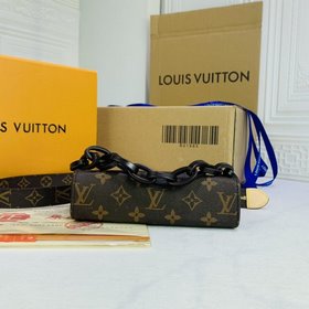 LV косметичка для пожилых Об этом изделии не нужно много говорит
