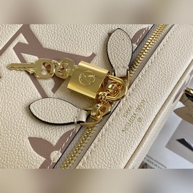 LV Артикул： M45599 Маленькая сумка Vanity Вдохновленная космети