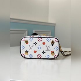 LV Артикул： M57482 Белая косметичка, маленькая  Николя Гескьер 