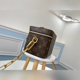 LV модель M61113, весна-лето 2020, косметичка Эта косметичка — ин