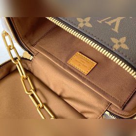 LV модель M61113, весна-лето 2020, косметичка Эта косметичка — ин
