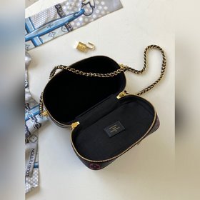 LV Модель M45165 Черный Nicolas Ghesquiere В коллекции женской 