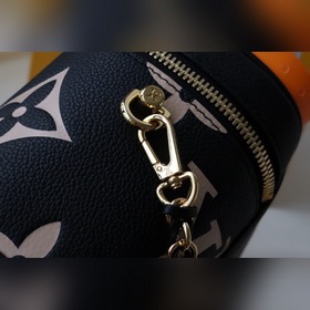LV Артикул： M45599 Маленькая сумка Vanity Вдохновленная космети