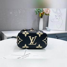 LV VANITY Маленькая сумка Артикул： M45780 Черный Косметичка Van