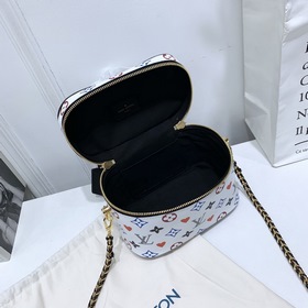 LV Сумка Vanity, маленькая Модель： M57482 Эта мини-сумка Vanity