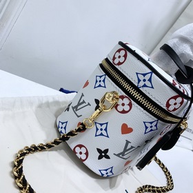 LV Сумка Vanity, маленькая Модель： M57482 Эта мини-сумка Vanity