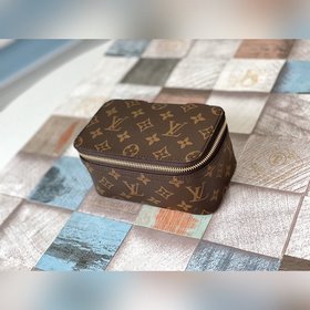 LV Модель M43688 Старинная шкатулка для драгоценностей в стиле «С