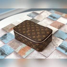 LV Модель M43689 Коробка для драгоценностей с бутонами розы, совр