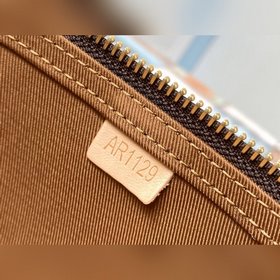 LV Модель M43689 Коробка для драгоценностей с бутонами розы, совр