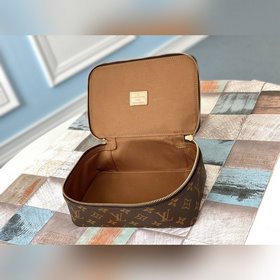 LV Модель M43689 Коробка для драгоценностей с бутонами розы, совр