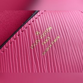 LV Артикул： M57063 Мини-сумка Twist Изящная форма из кожи Epi, 