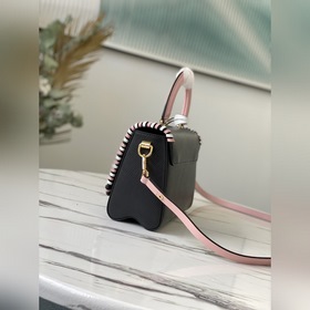 LV Артикул： M50283 Черная сумка Twist среднего размера Сумка с к