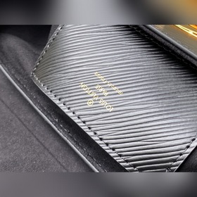 LV Артикул： M57505 Черный Средняя сумка Twist Новый облик благо