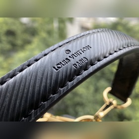 LV Артикул： M57505 Черный Средняя сумка Twist Новый облик благо