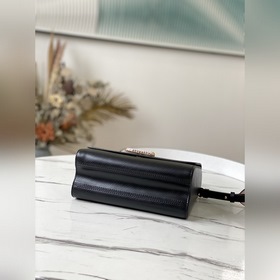 LV Средняя сумка Twist Артикул： M57667 Классическая сумка Twist