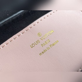 LV Средняя сумка Twist Артикул： M57667 Классическая сумка Twist