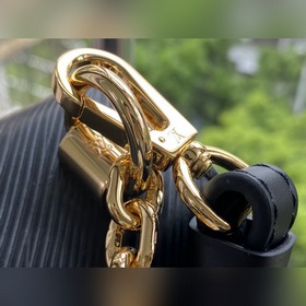 LV Средняя сумка Twist Артикул： M57667 Классическая сумка Twist