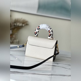 LV Артикул： M58546 Бежевый Средняя сумка Twist Из капсульной ко