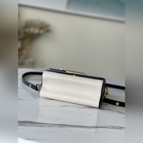 LV Артикул： M58546 Бежевый Средняя сумка Twist Из капсульной ко