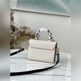 LV Артикул： M58546 Бежевый Twist Маленькая сумка Из капсульной 
