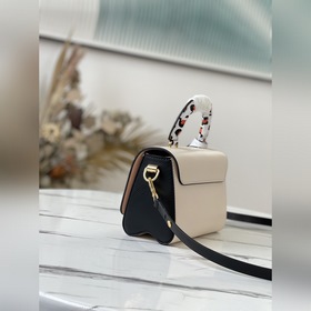 LV Артикул： M58546 Бежевый Twist Маленькая сумка Из капсульной 