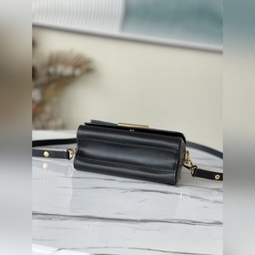 LV Артикул： M58568 Черный Сумка Twist среднего размера Из капсу