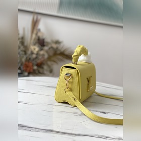 LV Модель： M58571  Сумка Twist Small Материалы сочетаются в это