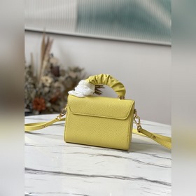 LV Модель： M58571  Сумка Twist Small Материалы сочетаются в это