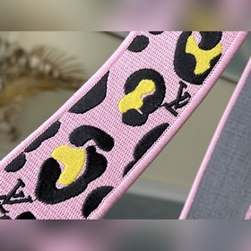 LV Модель： M58606 Wild at Heart Капсульная коллекция Twist Сумка