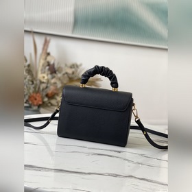 LV Артикул： M58688 Сумка Twist среднего размера Материалы сочет