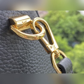 LV Артикул： M58688 Сумка Twist среднего размера Материалы сочет