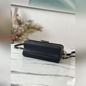 LV Артикул： M58688 Сумка Twist среднего размера Материалы сочет