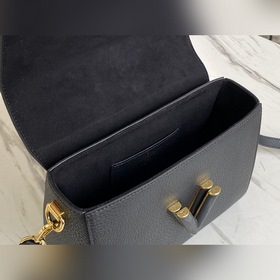 LV Артикул： M58688 Сумка Twist среднего размера Материалы сочет
