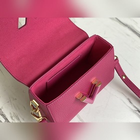 LV Модель： M58691 Маленькая сумка Twist Материалы сочетаются в 