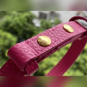LV Модель： M58691 Маленькая сумка Twist Материалы сочетаются в 