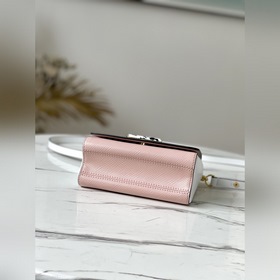LV Артикул： M58715 Розовый мини-сумка Twist Изготовлена из зерни