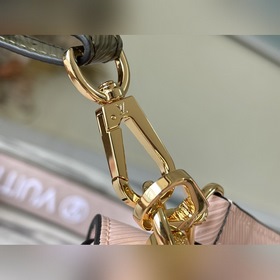 LV Артикул： M59028 TWIST Сумка среднего размера Средняя сумка Tw