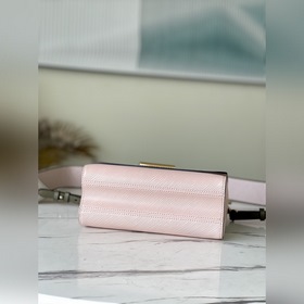 LV Артикул： M59028 TWIST Сумка среднего размера Средняя сумка Tw