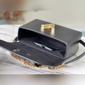 LV Артикул： M59402 Черный Средняя сумка Twist Новая модель с дв
